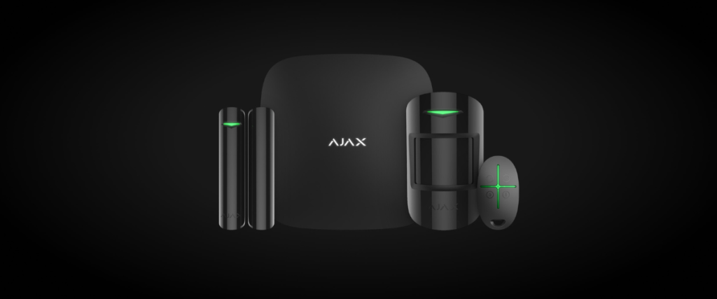 Los sistemas de seguridad de Ajax Systems ofrecen una protección avanzada para el hogar mediante una combinación de sensores y dispositivos inteligentes. En este artículo, analizamos el coste de los kits, los elementos que los conforman y la efectividad de sus sensores para resguardar la vivienda. Además, exploramos las opiniones de los clientes y si realmente recomiendan estos sistemas para la seguridad doméstica.